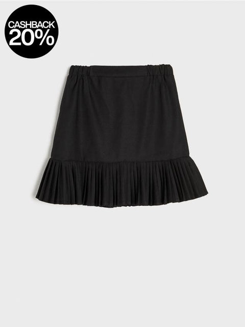 Black skirt with ruffled bottom on a light gray background, featuring a cashback 20% badge.
