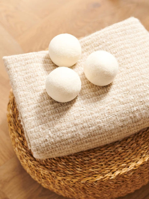 Sinsay Off White Pack Of 3 Dryer Balls | Sinsay In Lebanon