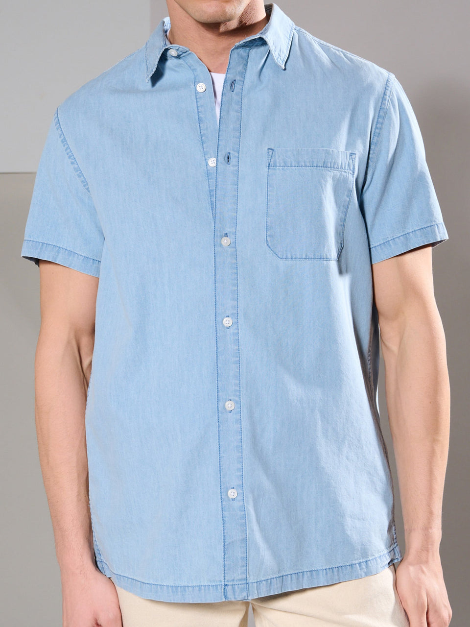 Sinsay Men's Light Blue Denim Regular fit short sleeve Shirts | Sinsay in Lebanon