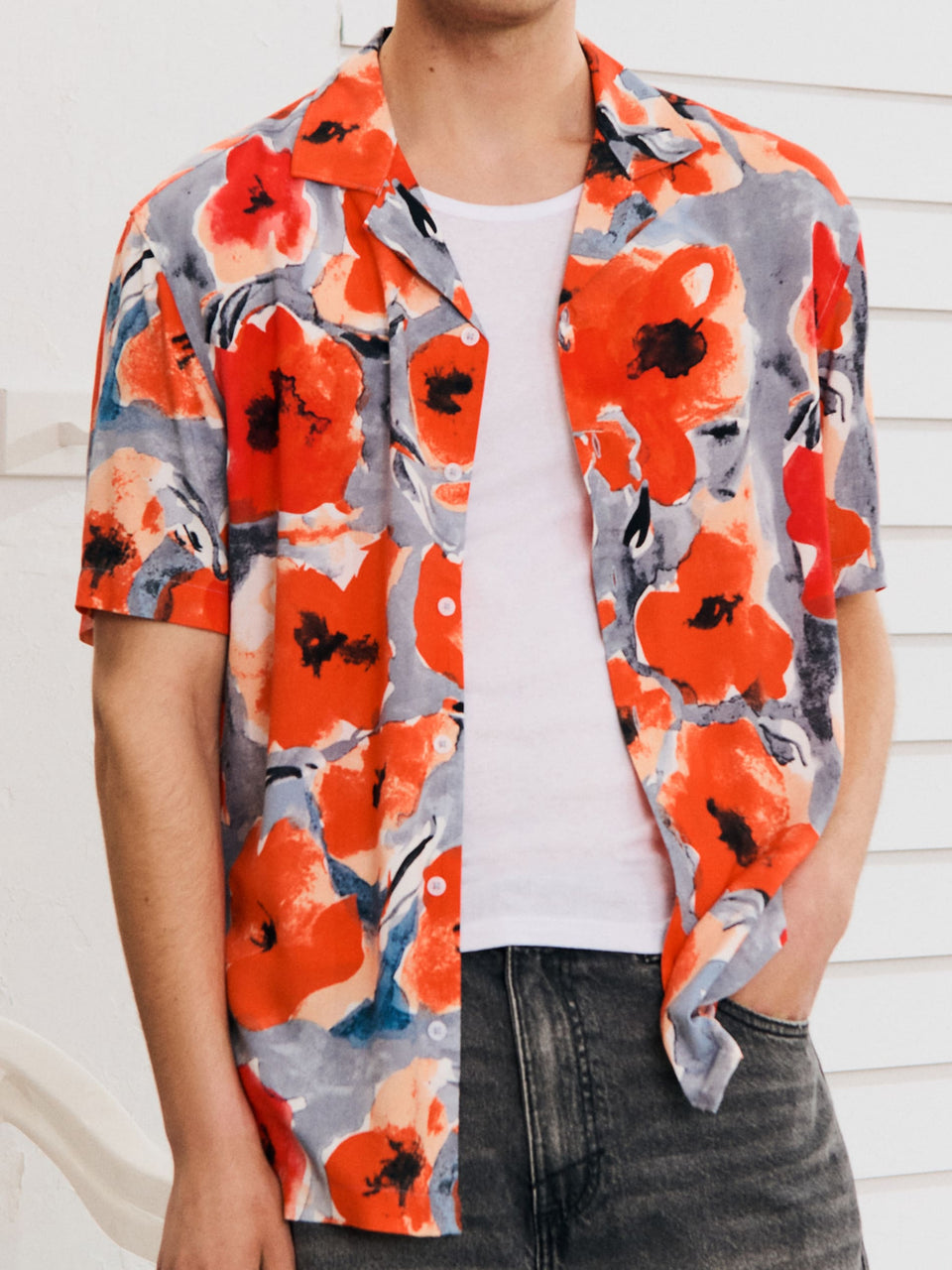 Sinsay Men's Multicolored Orange Short Sleeve with a floral motif Shirts | Sinsay in Lebanon