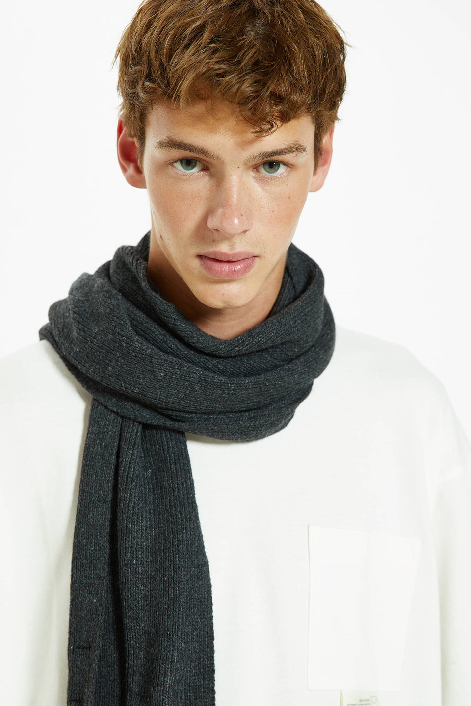 Pull & Bear Men's Dark Gray Scarf 9842/500/922 | Pull & Bear in Lebanon