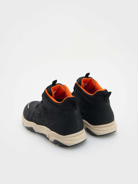 Reserved Men's Black Hiking Boots With A Knob | Reserved In Lebanon