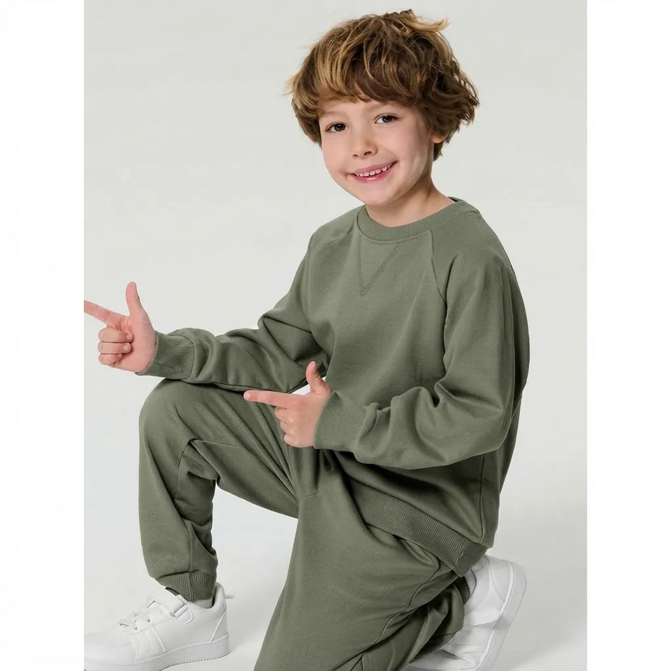 Sinsay Boy's Sage Green Crewneck Sweatshirt with a Waistband Sweatpants Set