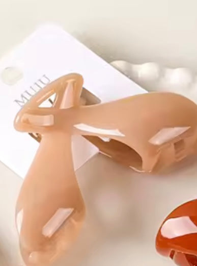 Muju Butterfly bright Hair clip claw |Muju In Lebanon