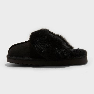 Cat & Jack Girl's Black Inez Scuff Faux-fur Slippers |Cat & Jack in Lebanon