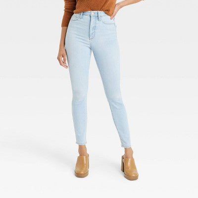 Universal Thread Women's Light Blue High-Rise Skinny Jeans |Universal Thread In Lebanon