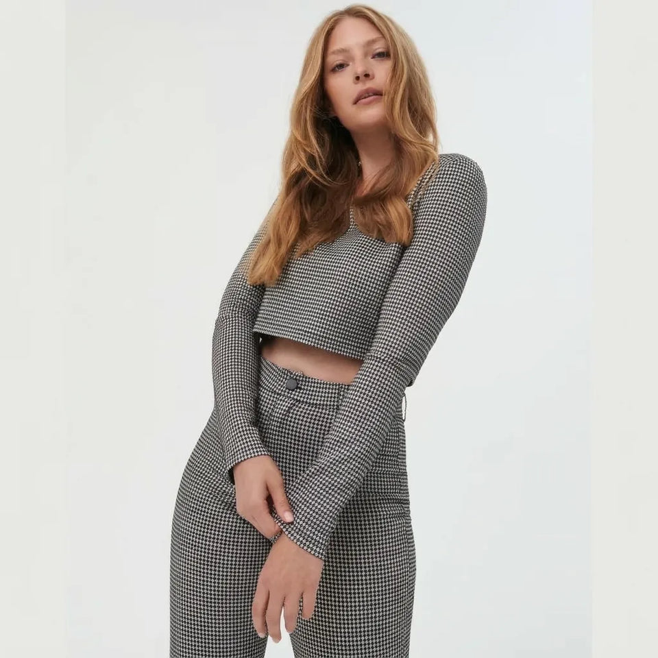 Sinsay Women's Black & White Mini Plaid Scoop Neck with Long Sleeve Crop Top