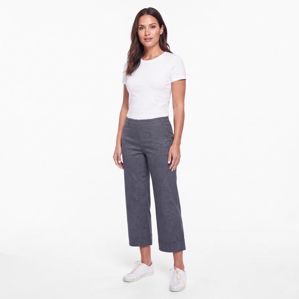 S.C. & CO Women's Navy Striped Pull On Wide Leg Capri Pants