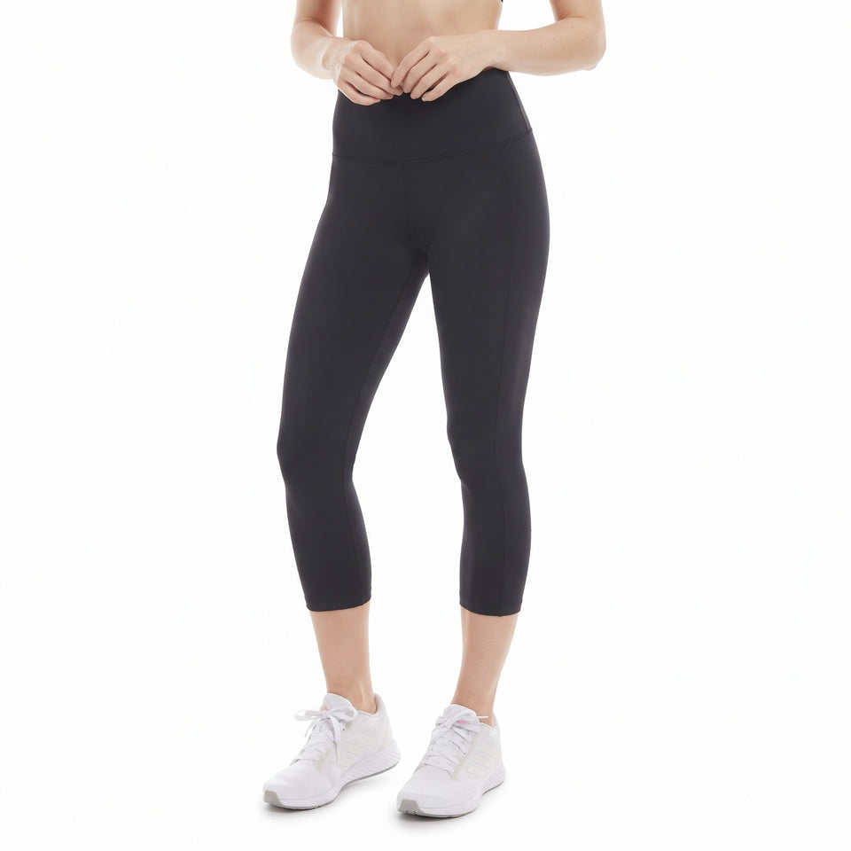 Danskin Women's Black High Rise Side Pocket Cropped Leggings