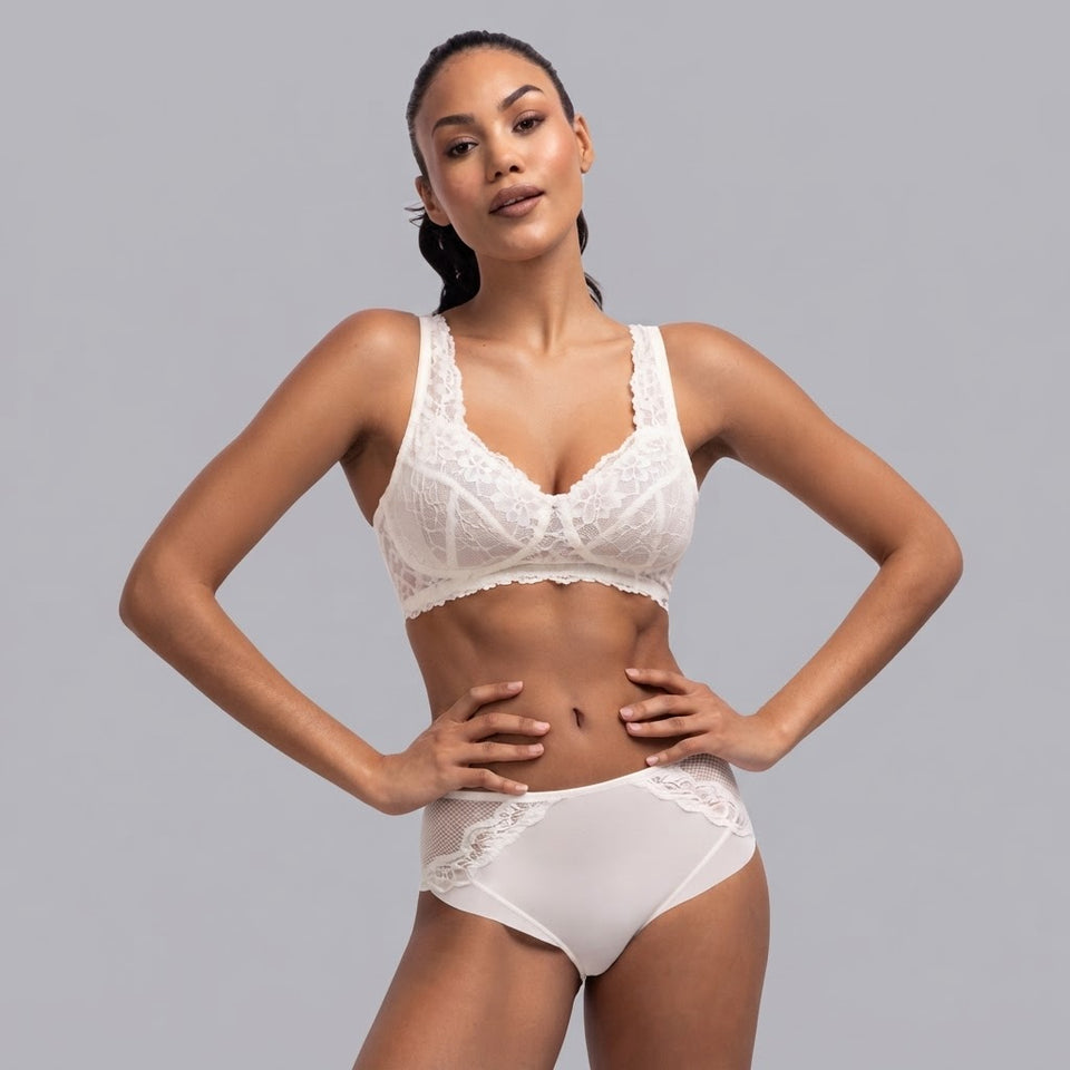 Dorina Women's Off White Lace Trimmed Support Bra