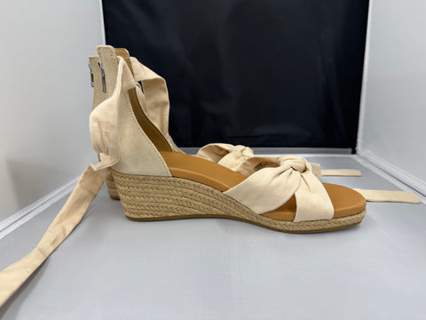 UGG Women's Yarrow Sandal Natural Canvas
