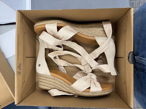 UGG Women's Yarrow Sandal Natural Canvas