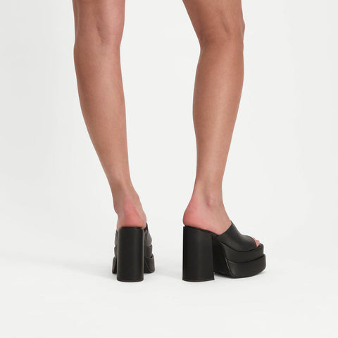 Steve Madden Women's Black Leather Cagey Sandals | Steve Madden In Lebanon