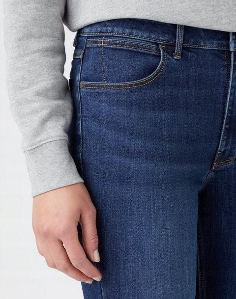 Wrangler Women's Navy Straight Stretch Jeans | Wrangler In Lebanon