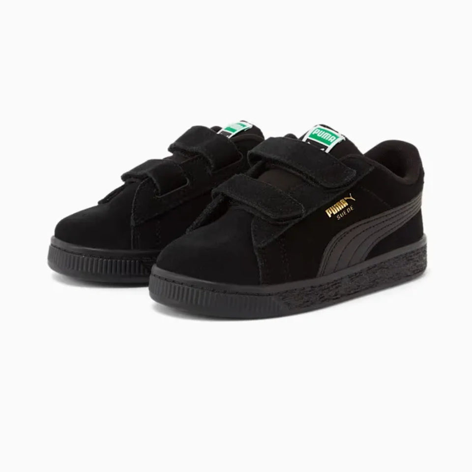 Black sneakers with a Nike logo on a white background
