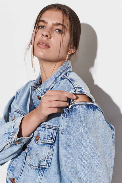 Wrangler Women's Light Blue Regular Fit Regular Cut Trucker Jean Jacket | Wrangler In Lebanon