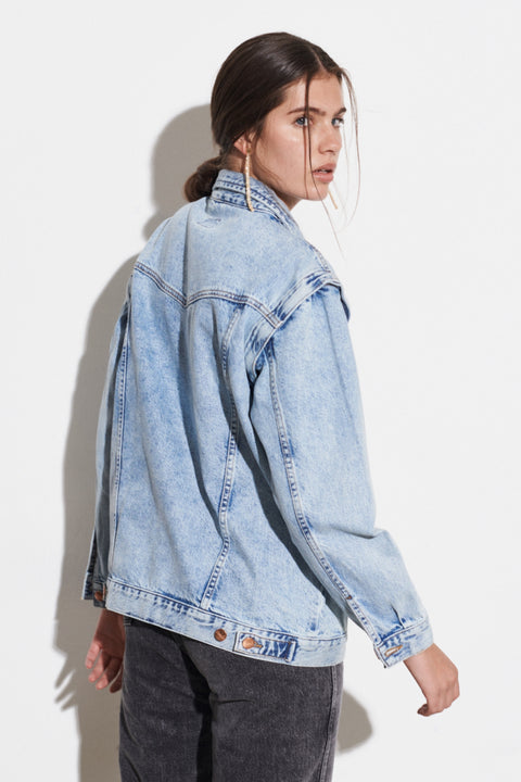 Wrangler Women's Light Blue Regular Fit Regular Cut Trucker Jean Jacket | Wrangler In Lebanon