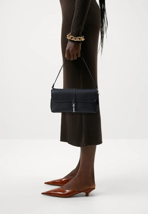 Coach Women's Black Leather Hamptons Glovetanned Shoulder Bag | Coach In Lebanon