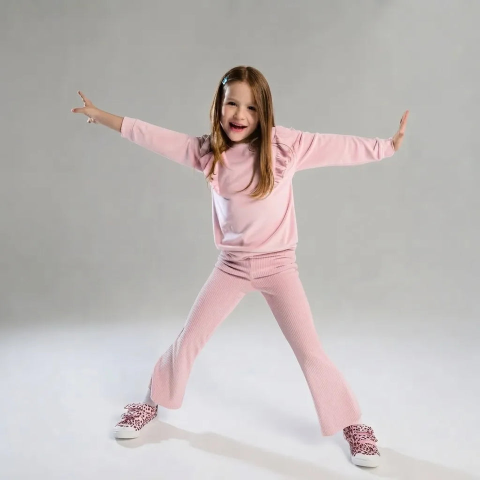 Sinsay Girl's Pastel Pink Long Sleeve Sweatshirt with a Matching Flare Ribbed Leggings Set