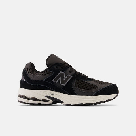 New Balance Women's Black 2002 Lace Up Sneakers |New Balance In Lebanon