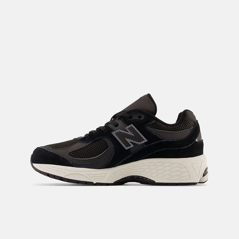 New Balance Women's Black 2002 Lace Up Sneakers |New Balance In Lebanon