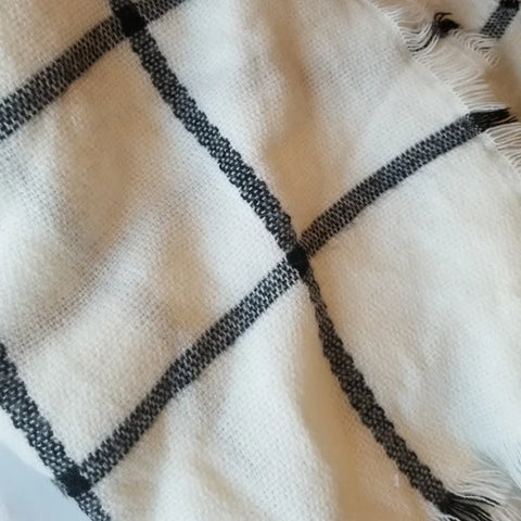 H&M Women's White and Black Plaid Thick Winter Scarf | H&M In Lebanon