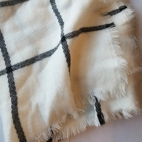 H&M Women's White and Black Plaid Thick Winter Scarf | H&M In Lebanon