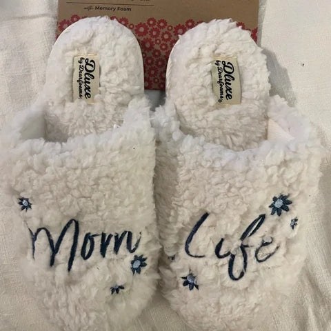 Dluxe By Dearfoams Women's Off-White Mom Life Slide Slipper | Dluxe By Dearfoams In Lebanon