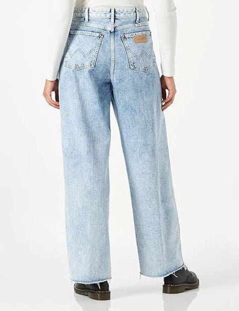 Wrangler Women's Light Blue High Rise Barrel 652 Wide Leg Jeans |Wrangler In Lebanon