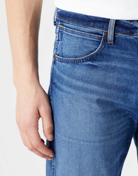 Wrangler Men's Cowboy Hero Frontier 880 Relaxed Straight Jeans |Wrangler In Lebanon