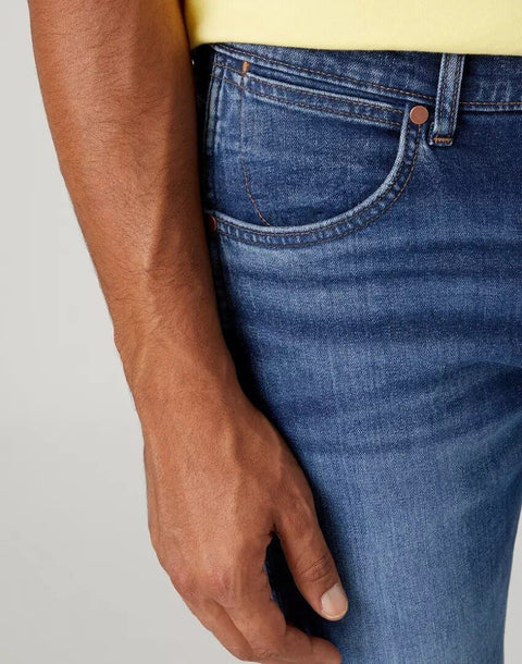 Wrangler Men's Darkly Worn Larston 812 Slim Tapered Jeans | Wrangler In Lebanon