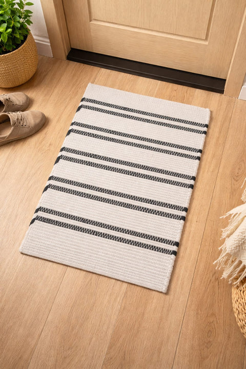 Sinsay Off White & Black Rug 44x31cm | Sinsay In Lebanon