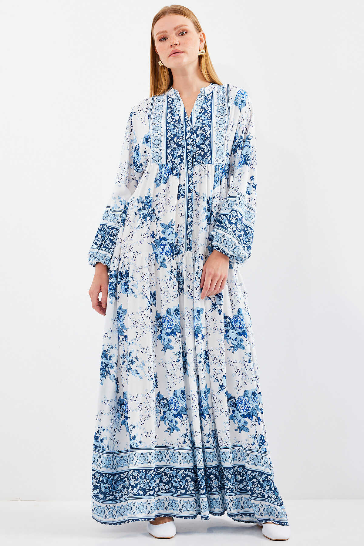 Big Dart Women's White & Blue Floral Long Sleeve Maxi Dress | Big Dart In Lebanon
