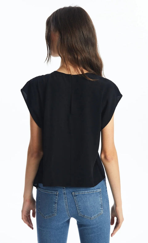 Forever 21 Women's Black Solid Crew Neck Sleeveless Blouse | Forever 21 In Lebanon