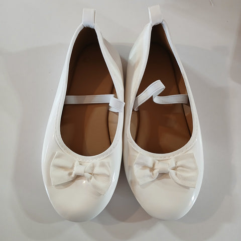 Sinsay Girl's Of White Glossy Leather With Fabric Bow Ballerina | Sinsay In Lebanon