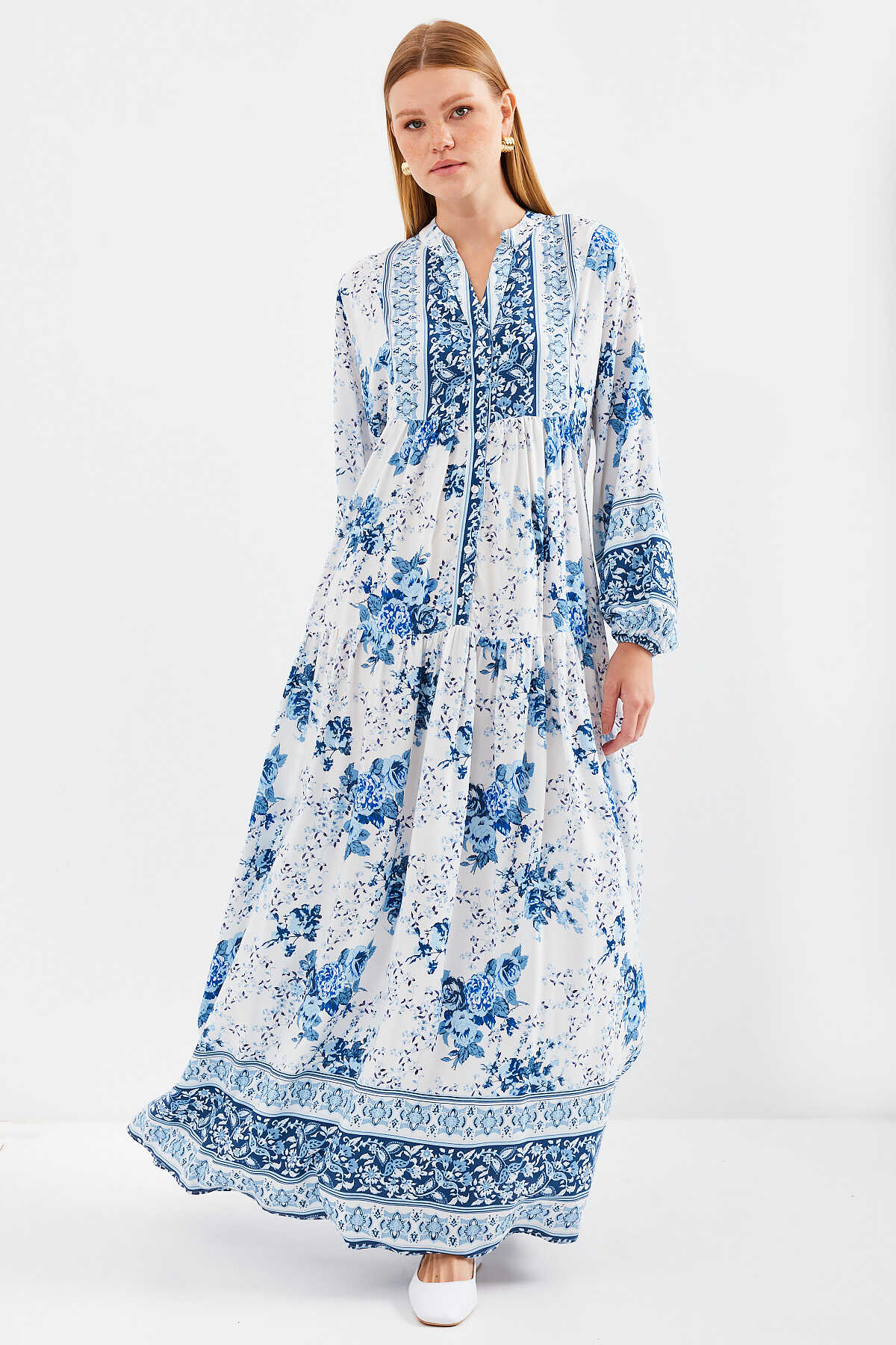 Big Dart Women's White & Blue Floral Long Sleeve Maxi Dress | Big Dart In Lebanon