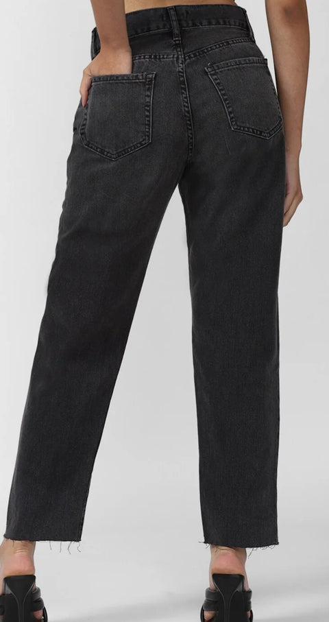 Forever 21 Women's Washed Black High Rise Relaxed Fit Tapered Leg Mom Jeans | Forever 21 In Lebanon