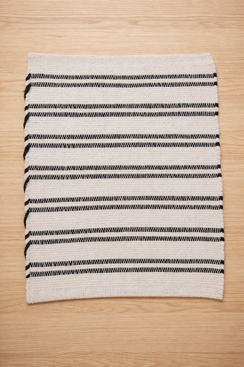 Sinsay Off White & Black Rug 44x31cm | Sinsay In Lebanon