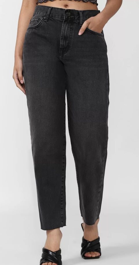 Forever 21 Women's Washed Black High Rise Relaxed Fit Tapered Leg Mom Jeans | Forever 21 In Lebanon