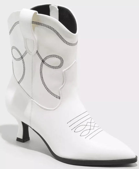 Universal Thread Women's White Jenson Boots | Universal Thread In Lebanon