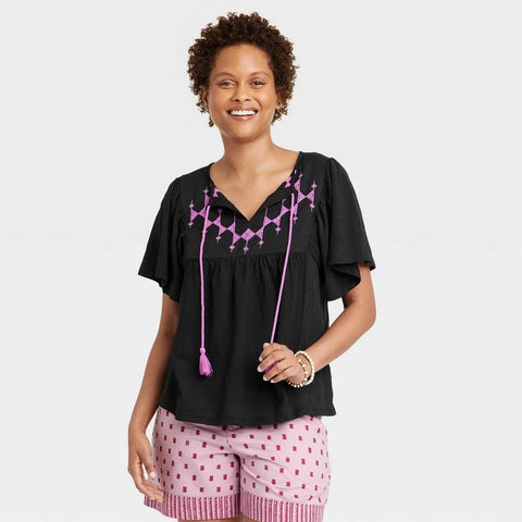 Knox Rose Women's Black Flutter Short Sleeve Embroidered Blouse | Knox Rose In Lebanon