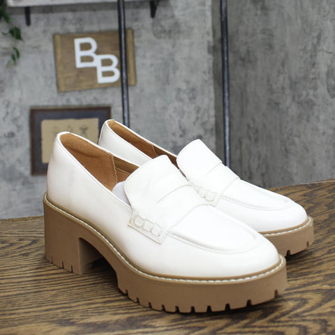 Universal Thread Women's Off White Maisy Loafer Heeled Casual Shoes | Universal Thread In Lebanon