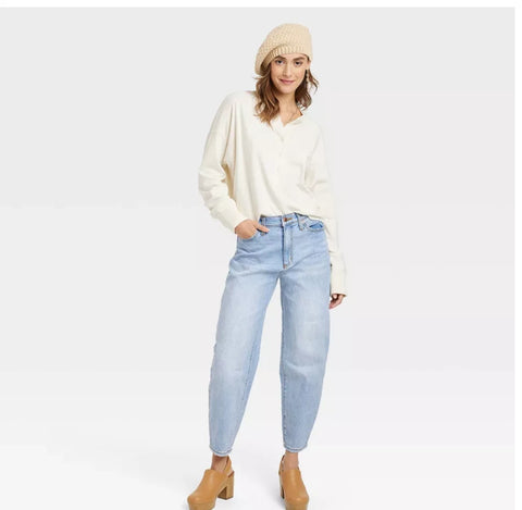 Universal Thread Women's Light Blue Super-High Rise Tapered Balloon Jeans |Universal Thread In Lebanon
