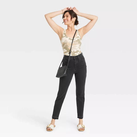 Universal Thread Women's Black High-Rise 90's Slim Jeans| Universal Thread In Lebanon