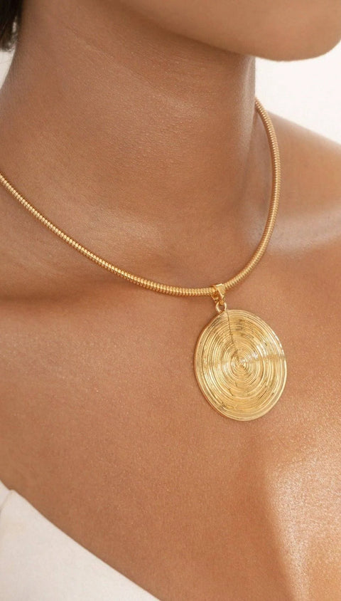 Ettika Women's Statement Swirl Pendant 18K Gold-Plated Choker Necklace | Ettika In Lebanon