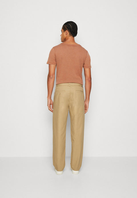 Lee Men's Beige Relaxed Chino Pant | Lee In Lebanon