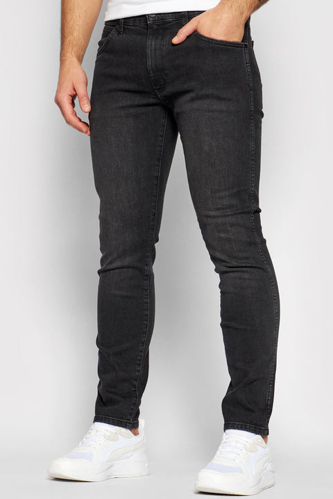 Wrangler Men's Black Like A Champ Larston 812 Slim Tapered Jeans | Wrangler In Lebanon