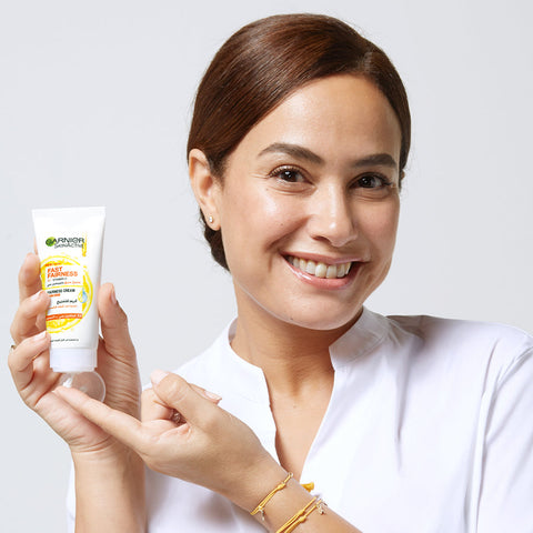 غارنييه الجلد النشط السريع يوم مشرق مخصب مع 3x فيتامين C & Lemon 50 مل